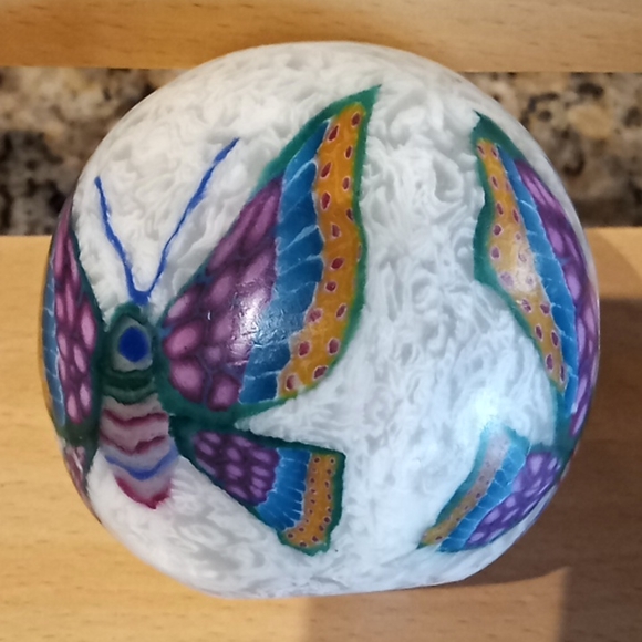 Set of 3 Candles with Metal Stand. 3 Different Beautiful Designs. - Picture 4 of 16